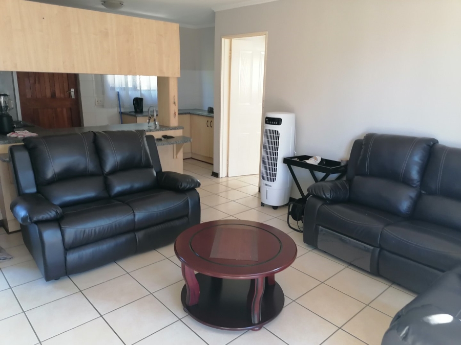 2 Bedroom Property for Sale in Langenhovenpark Free State